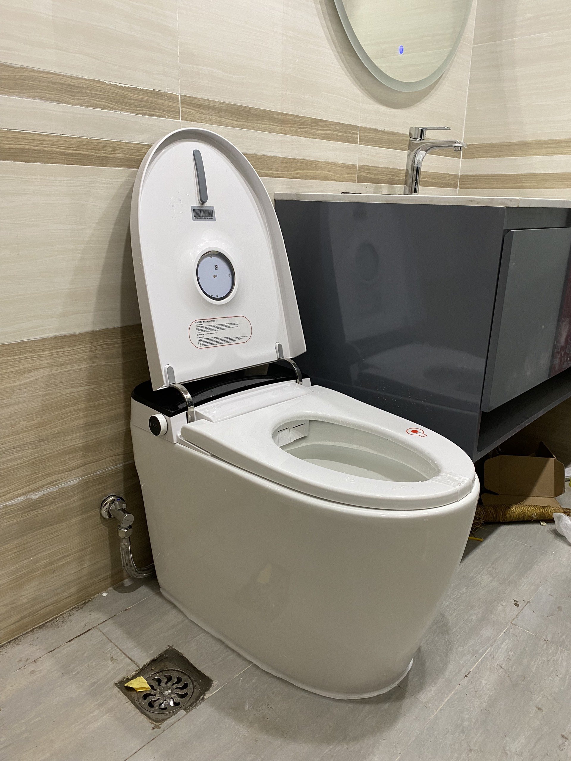 Hình ảnh phòng tắm nhỏ diện tích 3m2 được lắp đặt bởi thương hiệu Kazoshi Việt Nam