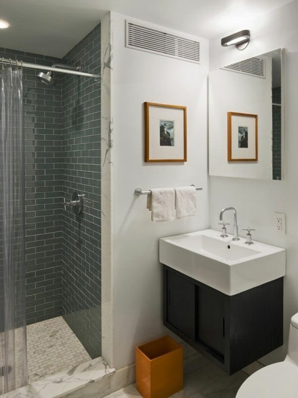 Đối với phòng tắm có không gian nhiều góc cạnh, việc bố trí các thiết bị vệ sinh cần nghiên cứu kỹ, trong ảnh là một ví dụ.